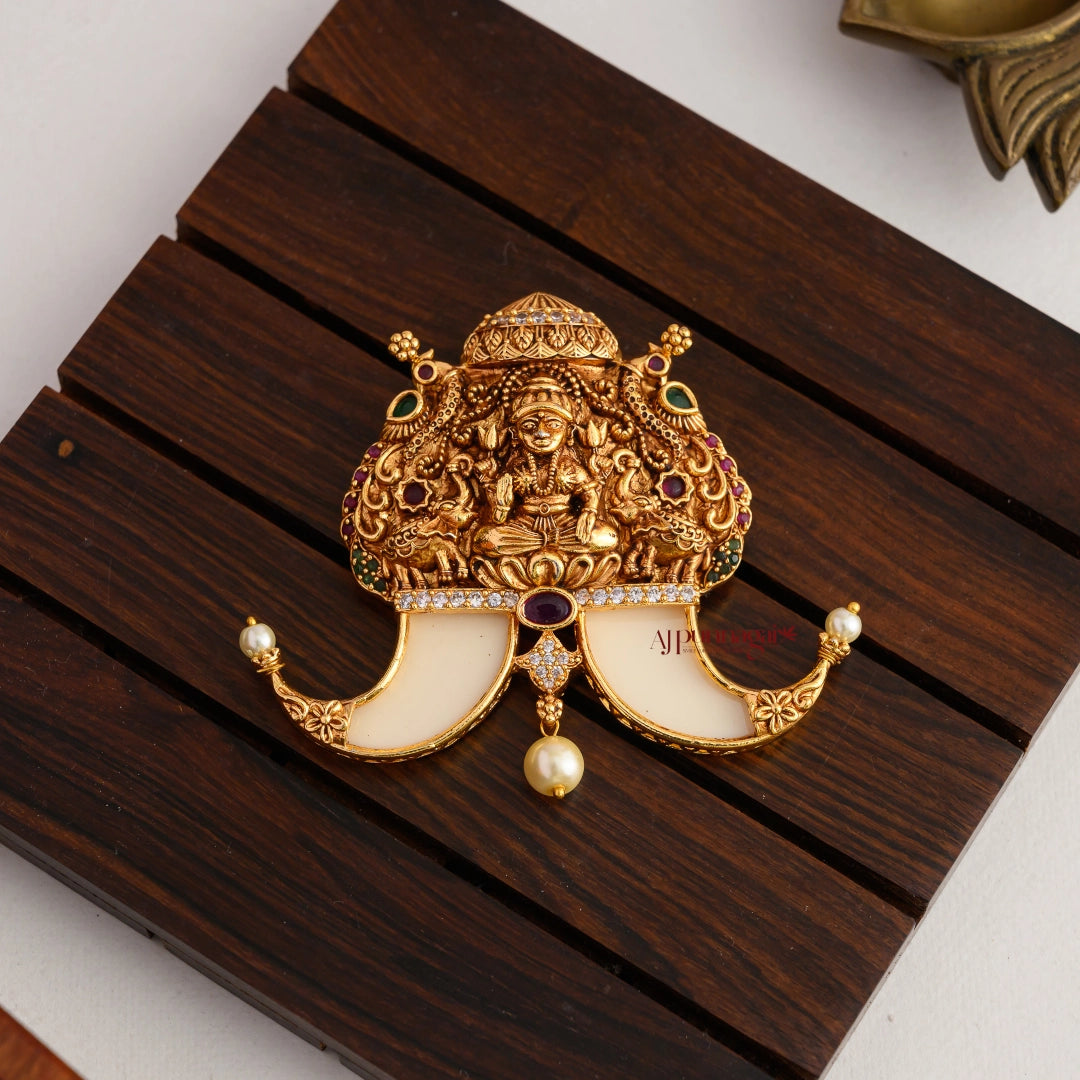 Lakshmi With Puli Nagam Pendant