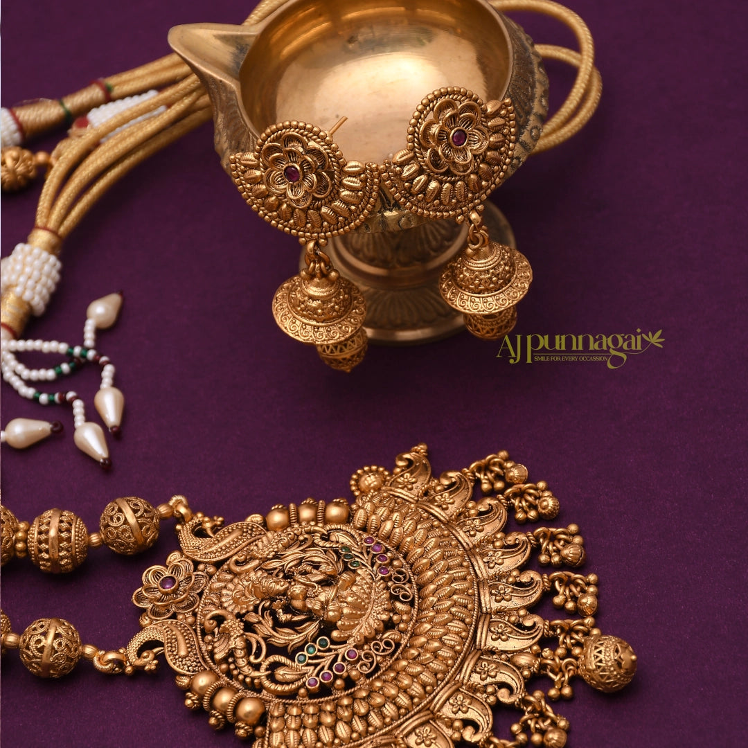 Elegant Lakshmi with Peacock design Haram