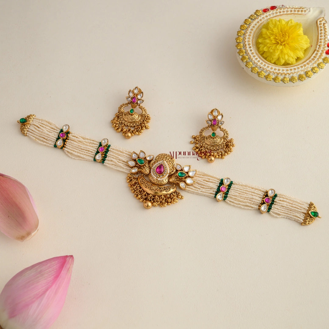 Stylish and Royal Look Kundan Choker