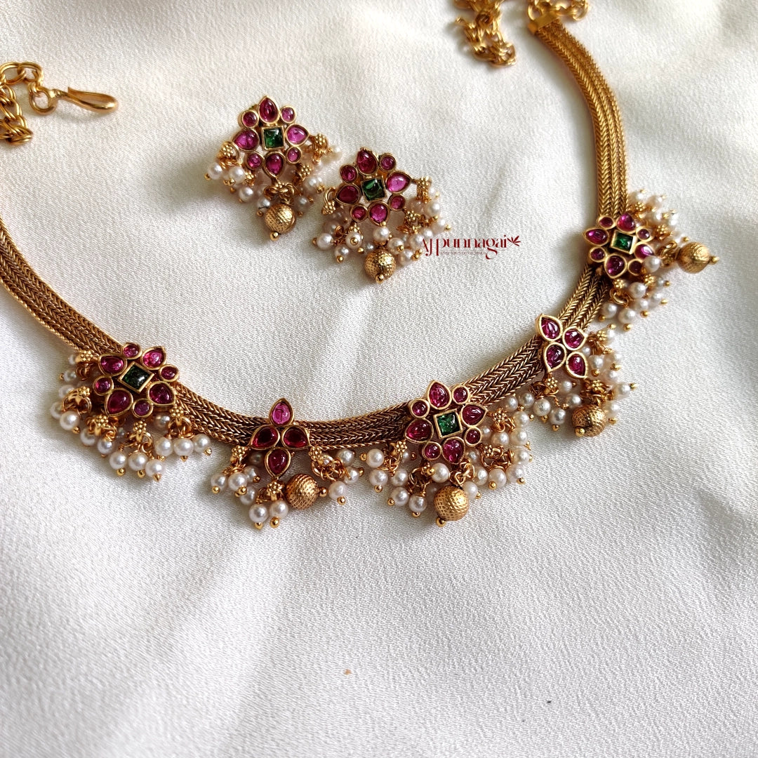 Floral Kemp Matt Necklace