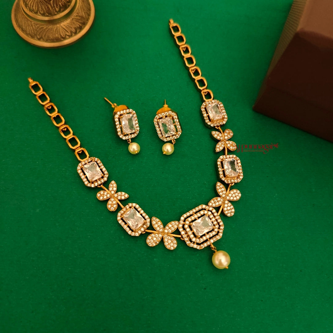 Ethnic Beauty Floral Necklace - White