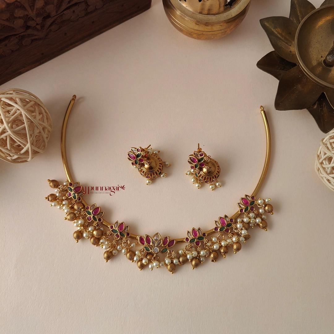 Spectacular Lotus Motif Hasli Necklace