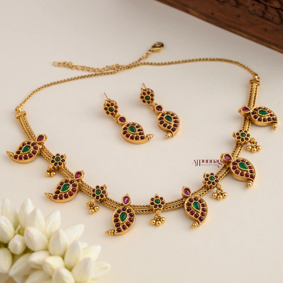 Beautiful Mango Design Kemp Necklace - Ruby With Green