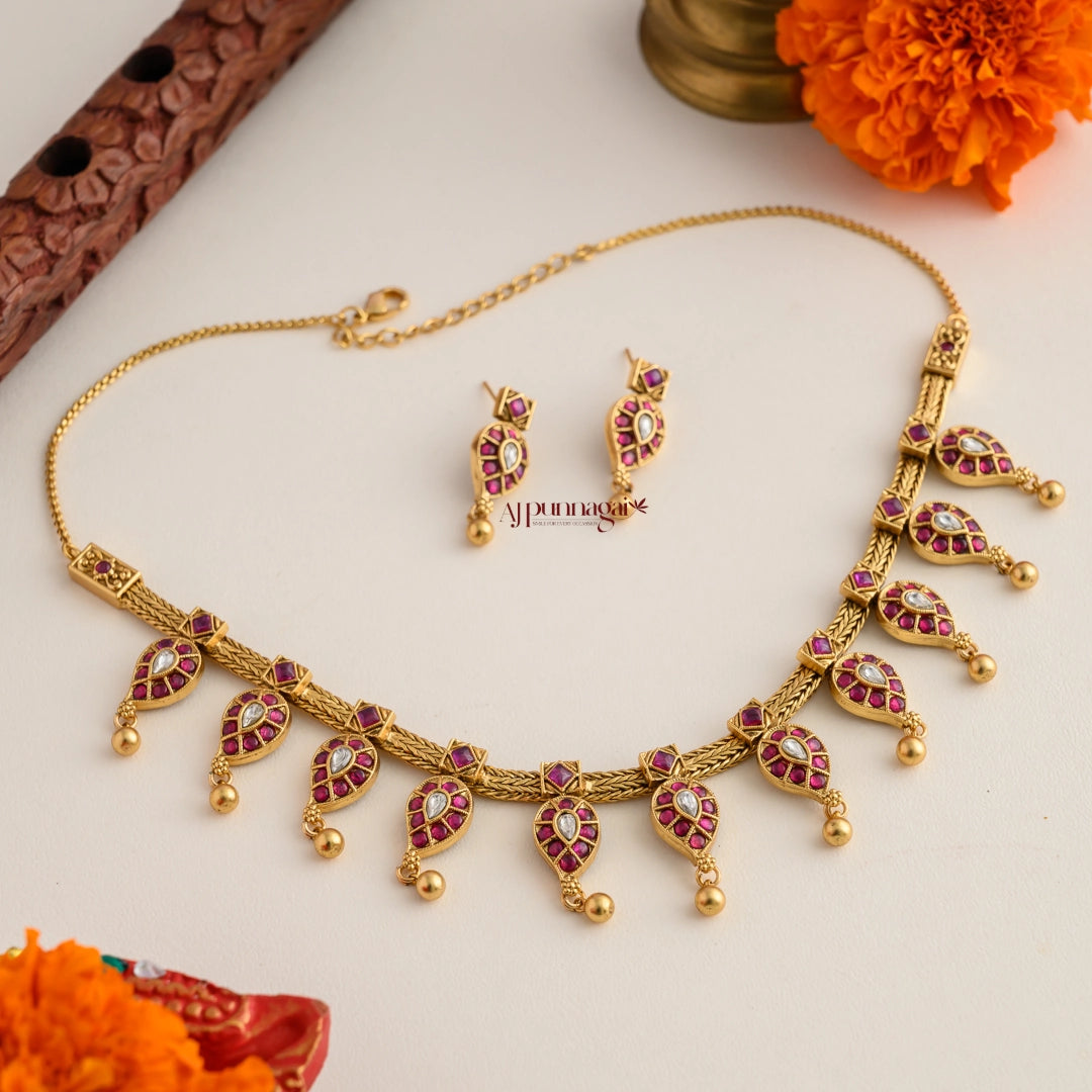 Elegant Mango Kemp Necklace - Ruby