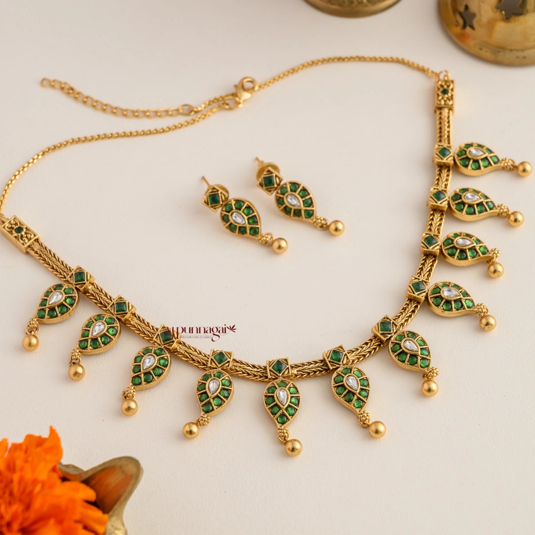 Elegant Mango Kemp Necklace - Green