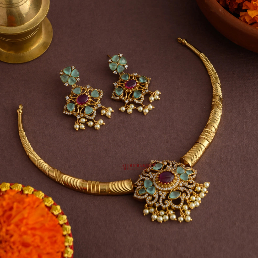 Floral Kanthi Necklace - Pastel Green