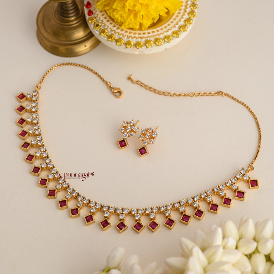 Diamond Shaped Kemp Necklace - Ruby