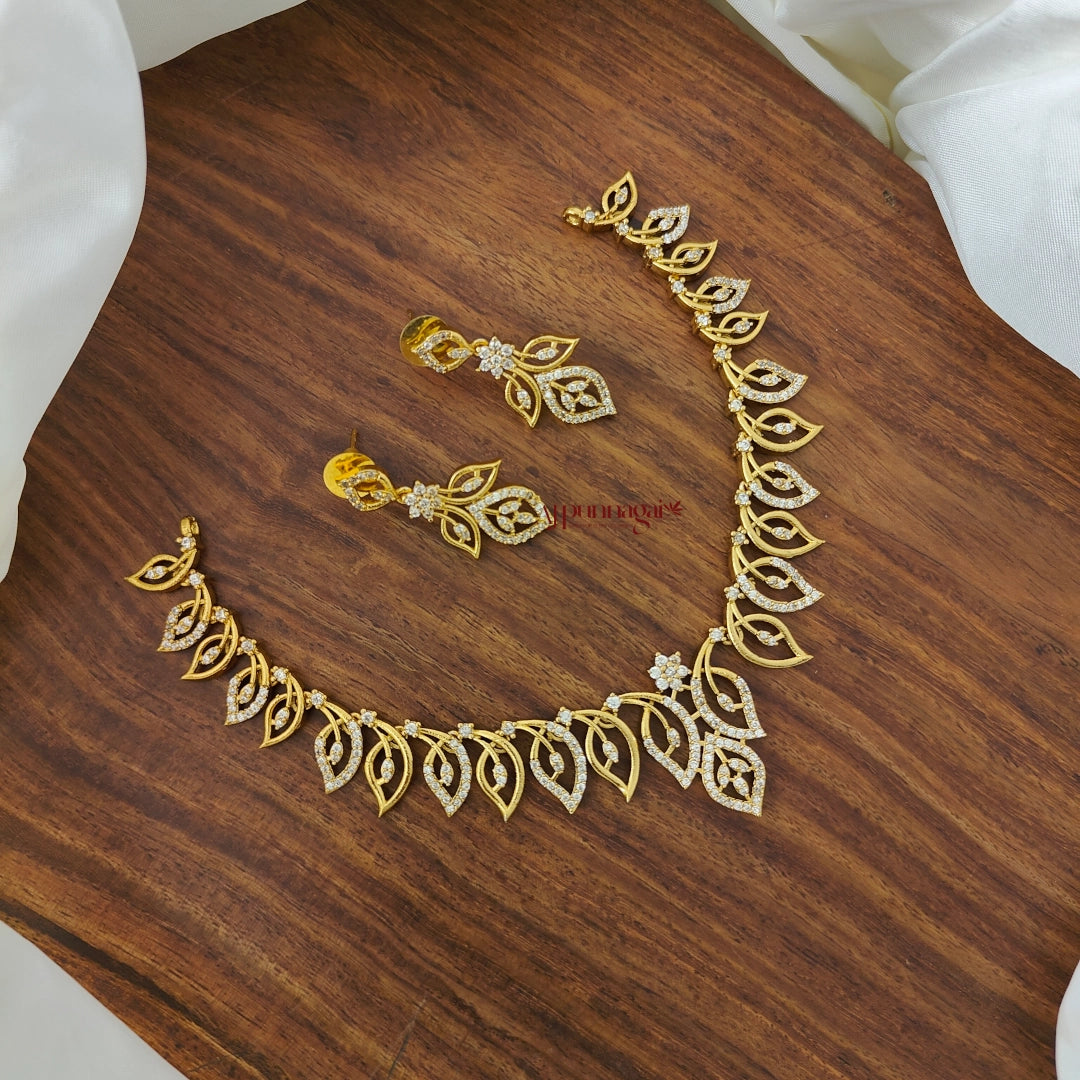 Sparkling AD Necklace