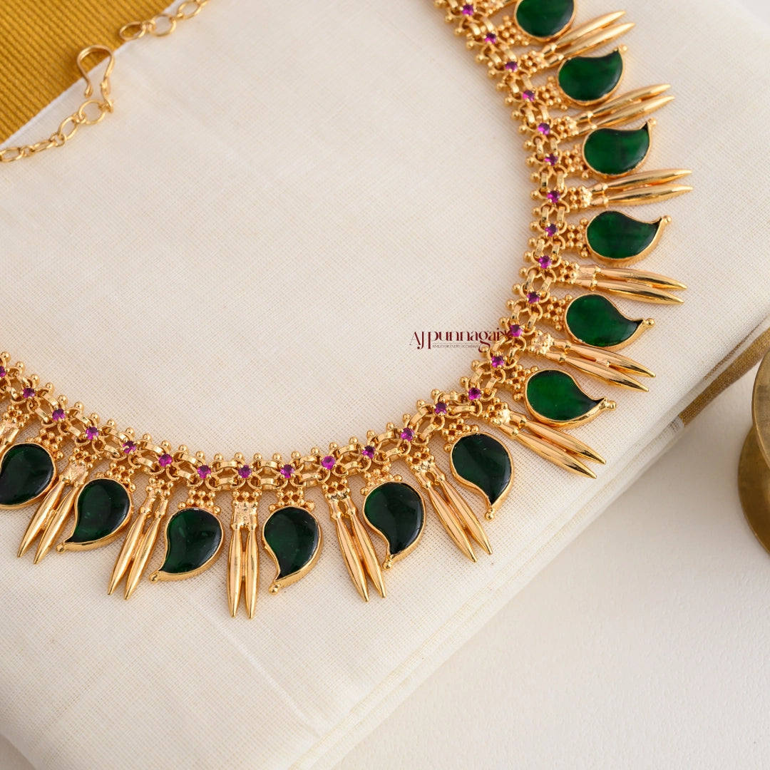 Mango Palakka with Pichi Poo Necklace