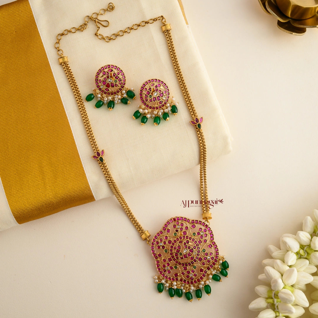 Beautiful Peacock Kemp Pendant Chain