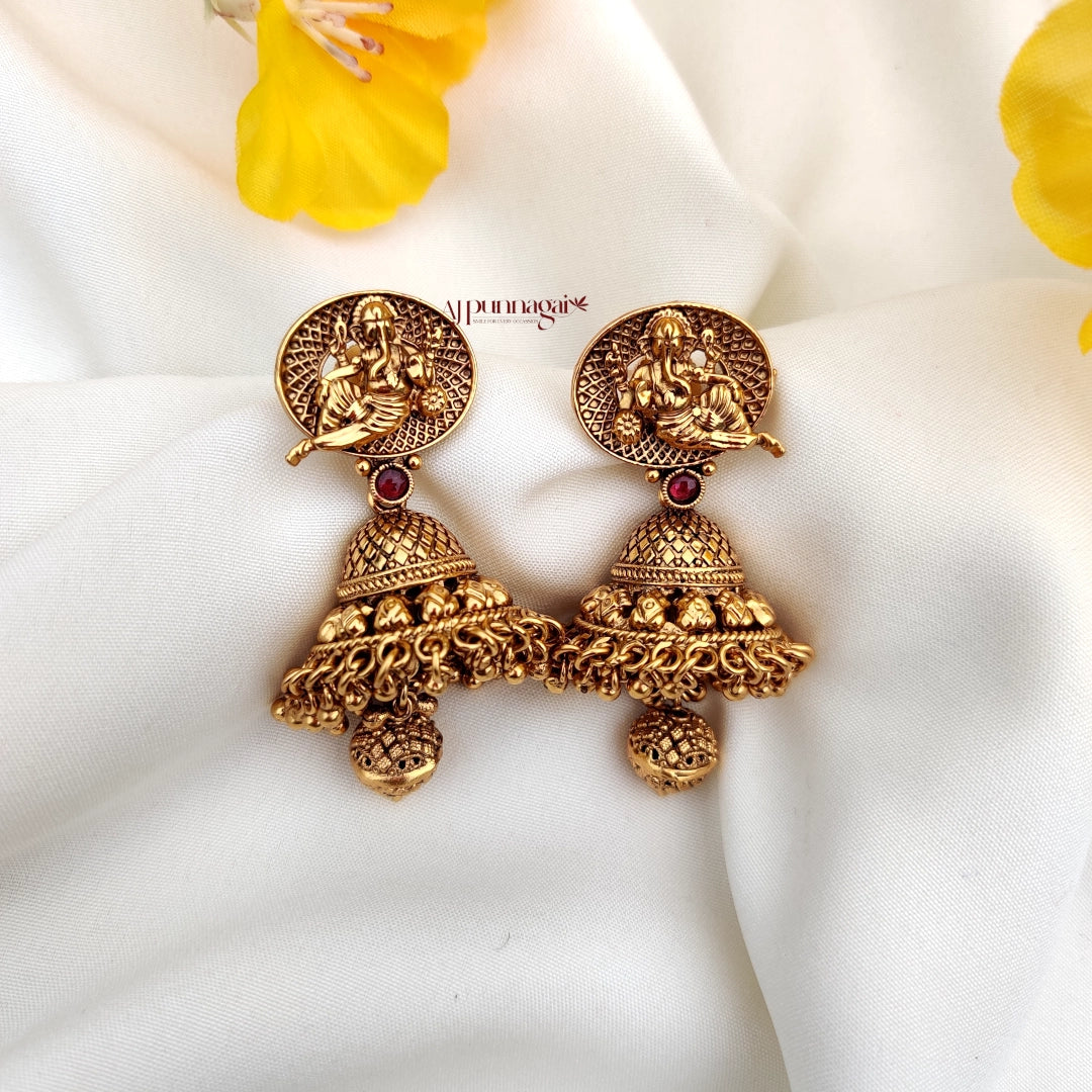 Traditional yet contemporary design Lord Ganapati Haram