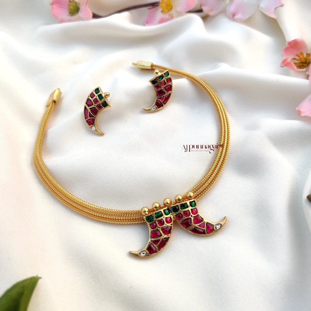 Classy look kundan Jadau Necklace