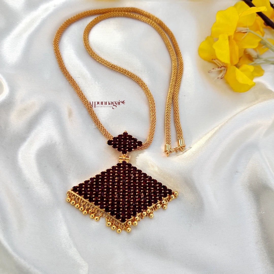 Stylish and Attractive Pathakam Pendant Chain - Maroon