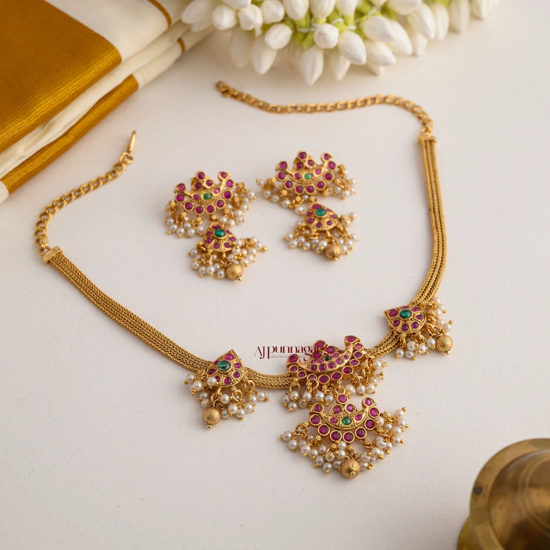 Elegant Non Idol Kemp Necklace