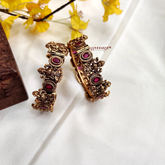 Traditional Lakshmi Motif openable Bangle
