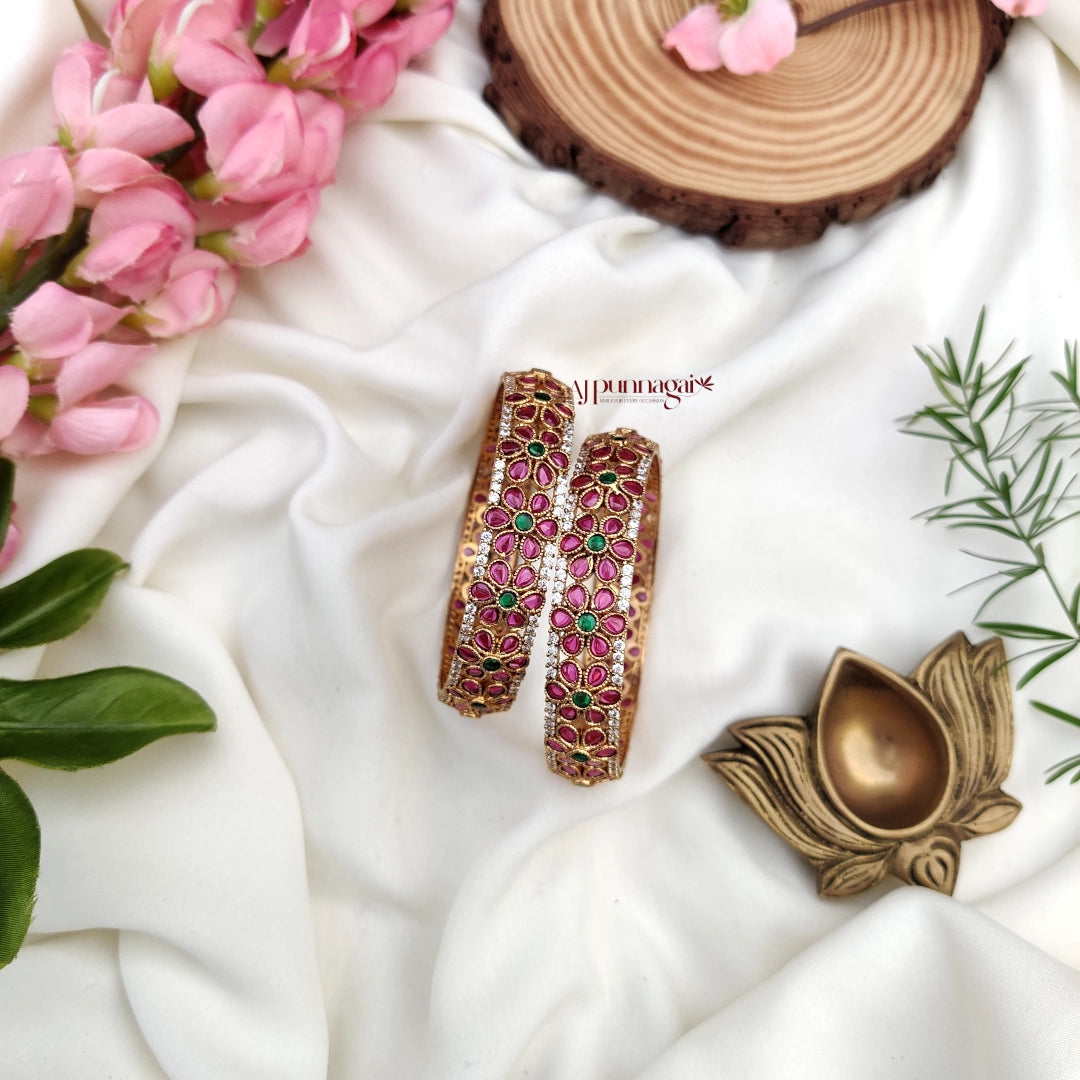 Floral design Kemp and AD stone Bangle