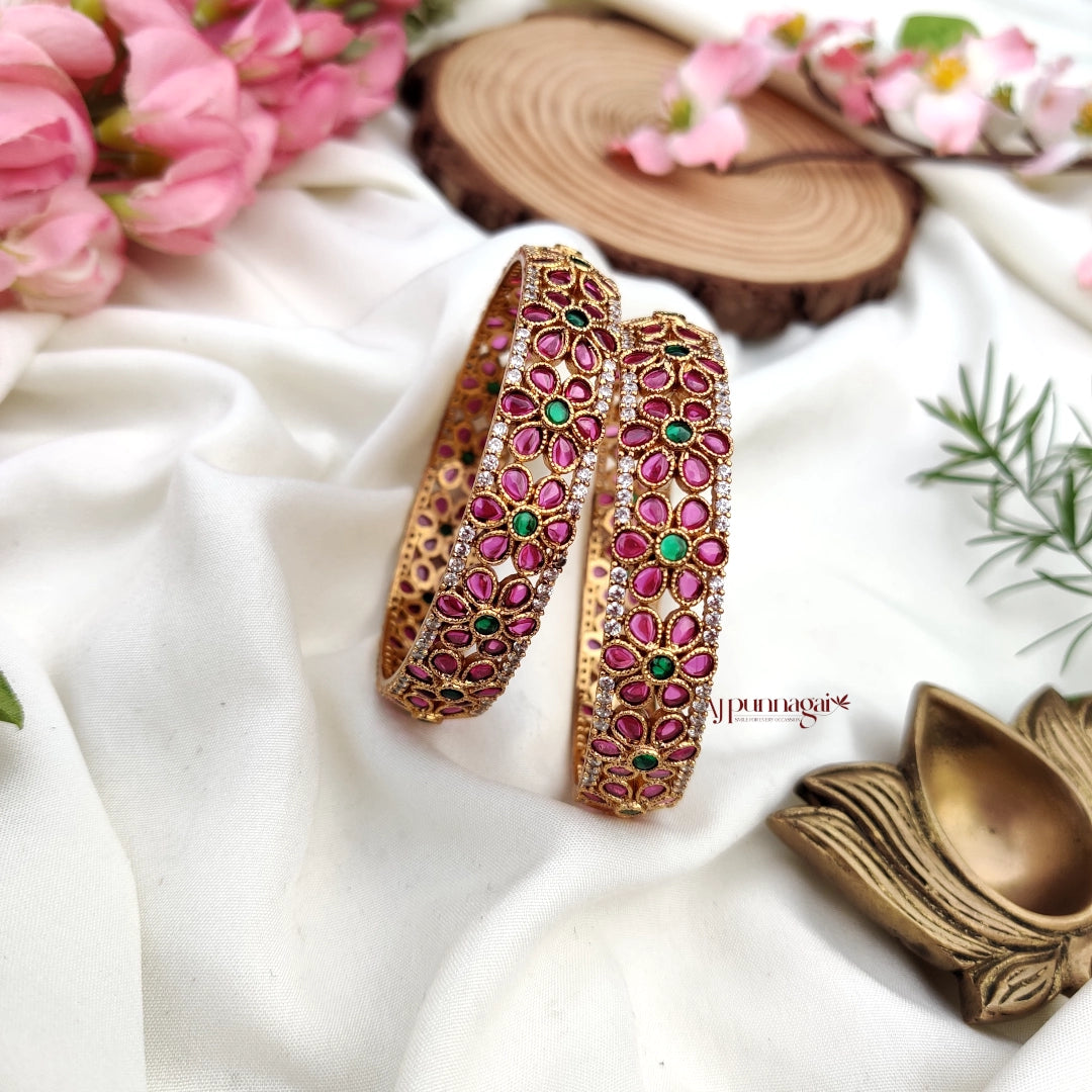 Floral design Kemp and AD stone Bangle