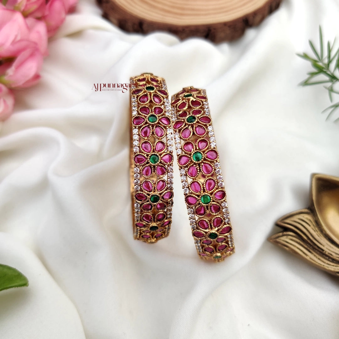 Floral design Kemp and AD stone Bangle