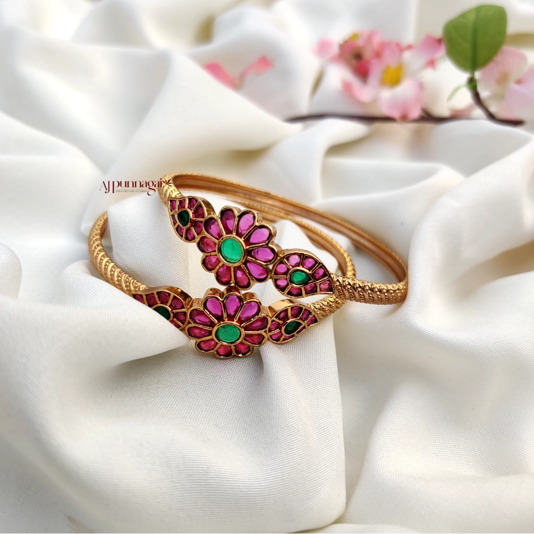 Floral Kemp Bangle