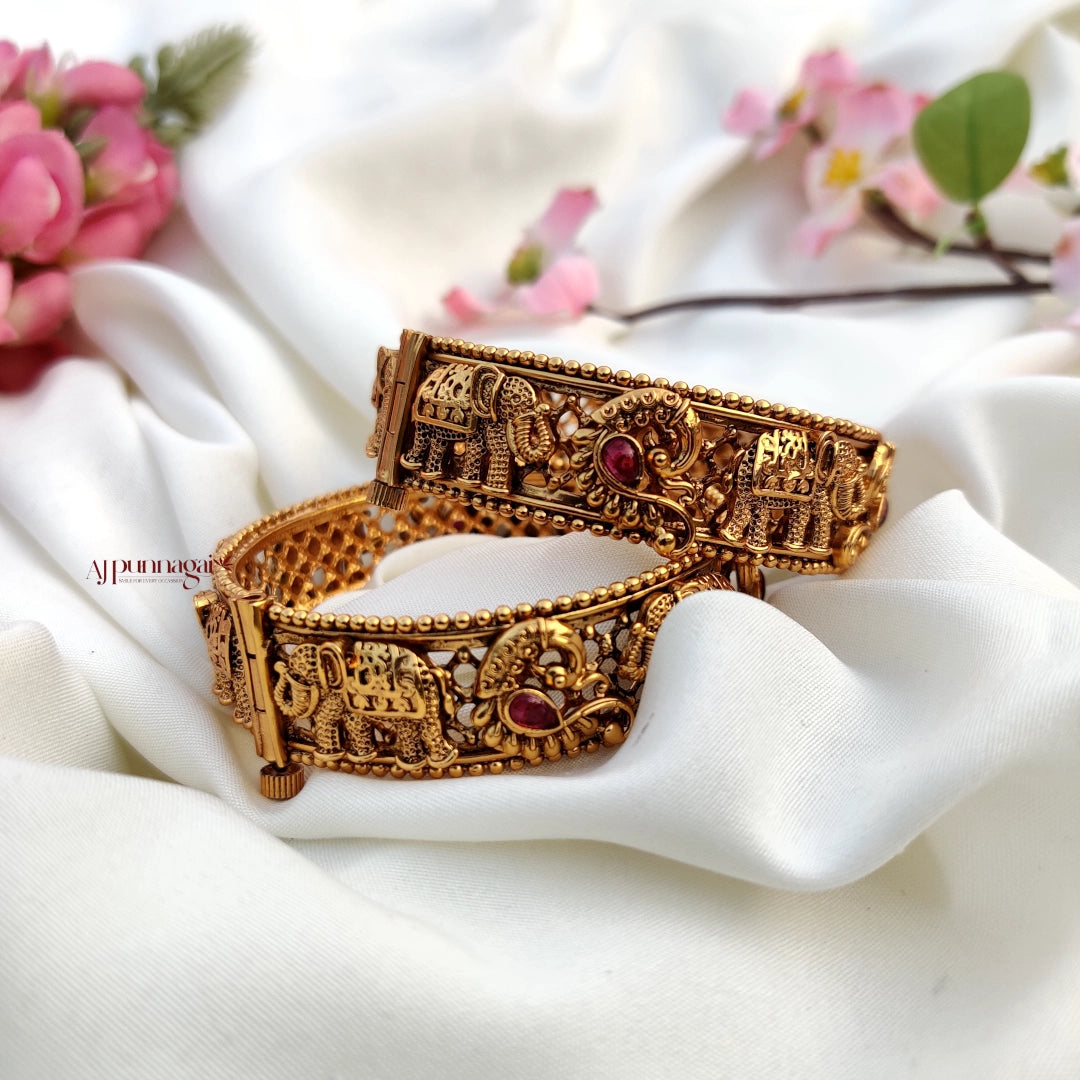 Royal and Elegant Crafted Elephant Openable Bangle