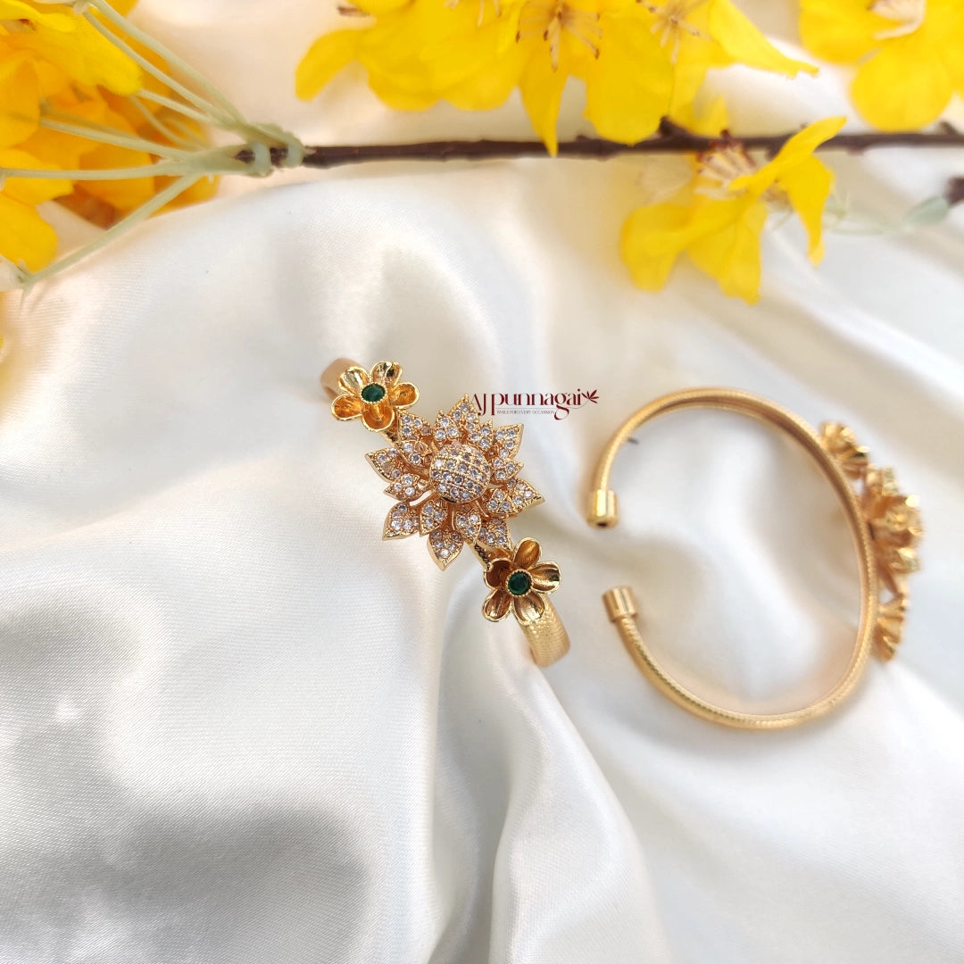 Sparkling AD stone Floral Adjustable Bracelet - Green