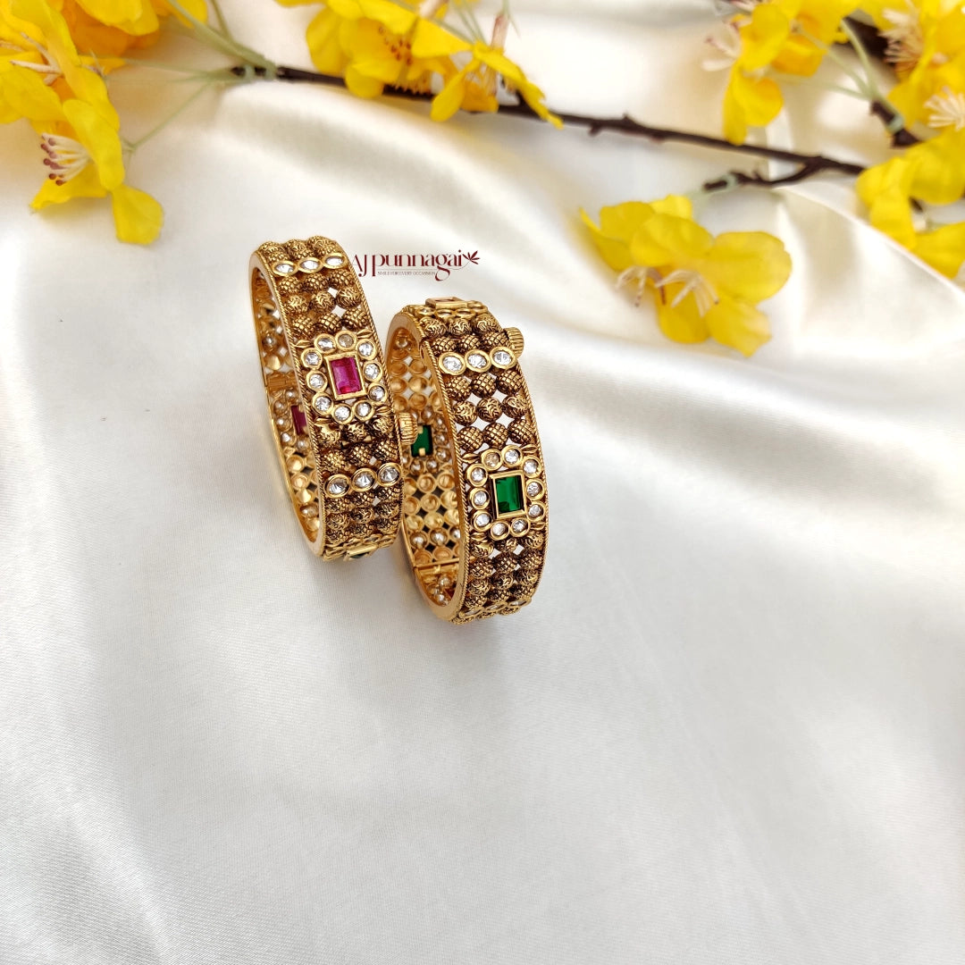 Splendid Design Kemp and AD stone Openable Bangle