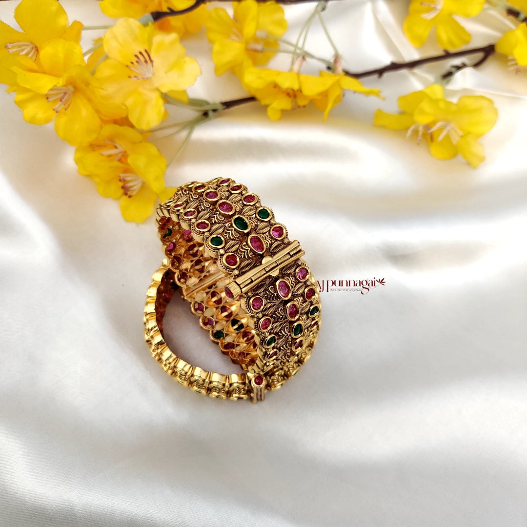 Grand Gold look alike Openable Kada Bangle