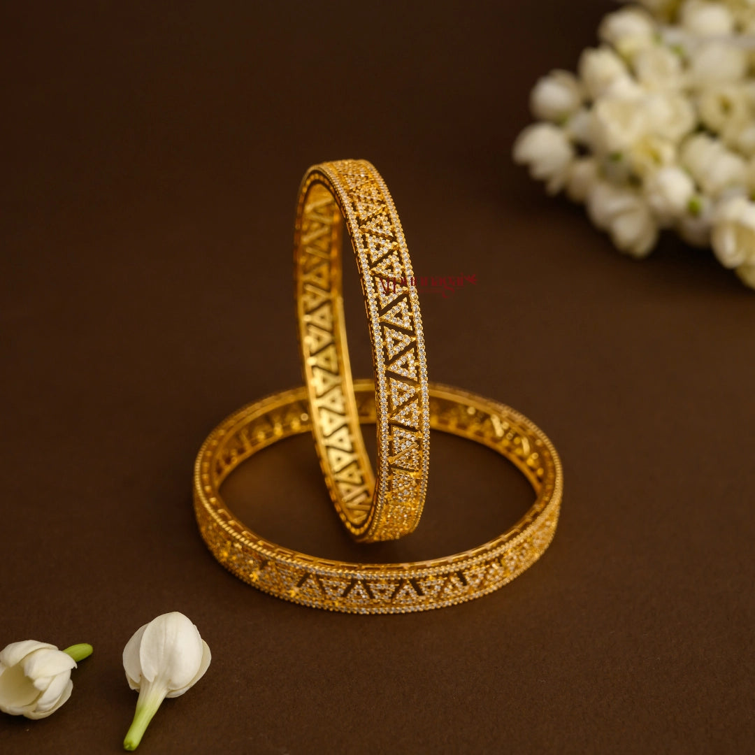 Charming Triangle AD Bangle