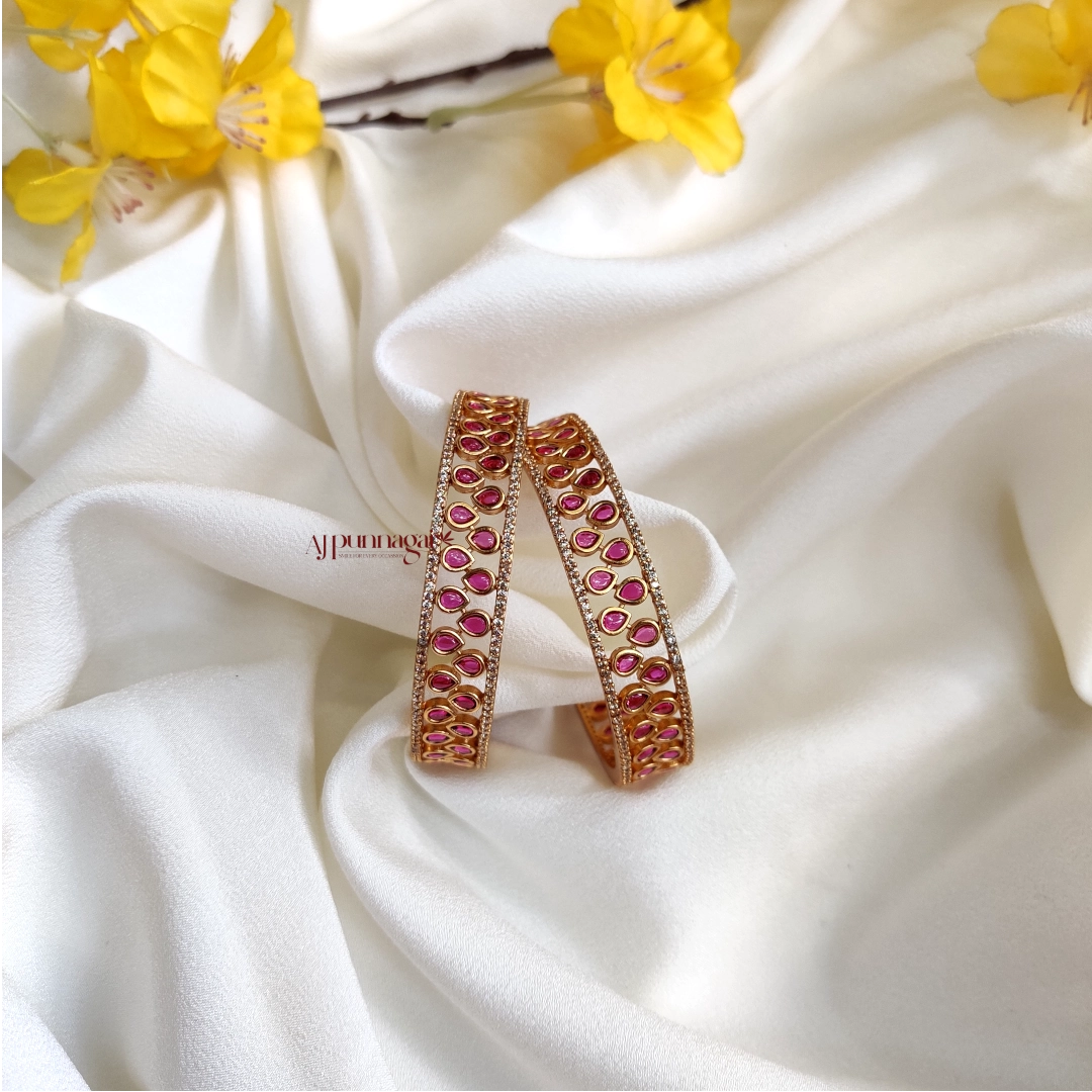 Beautiful Ruby Kemp Tear Drop shaped stone Bangle