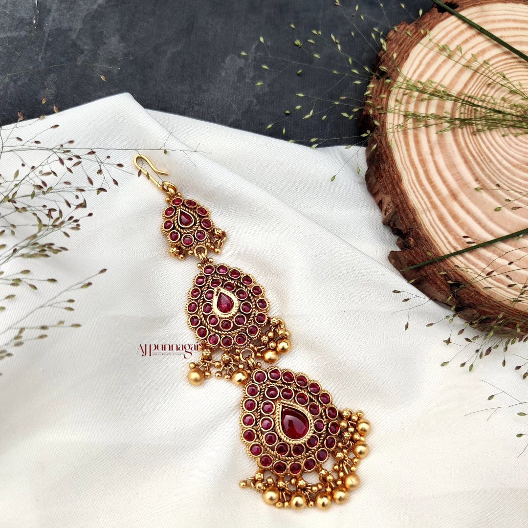 Three Pendant Kemp Maang Tikka - Ruby