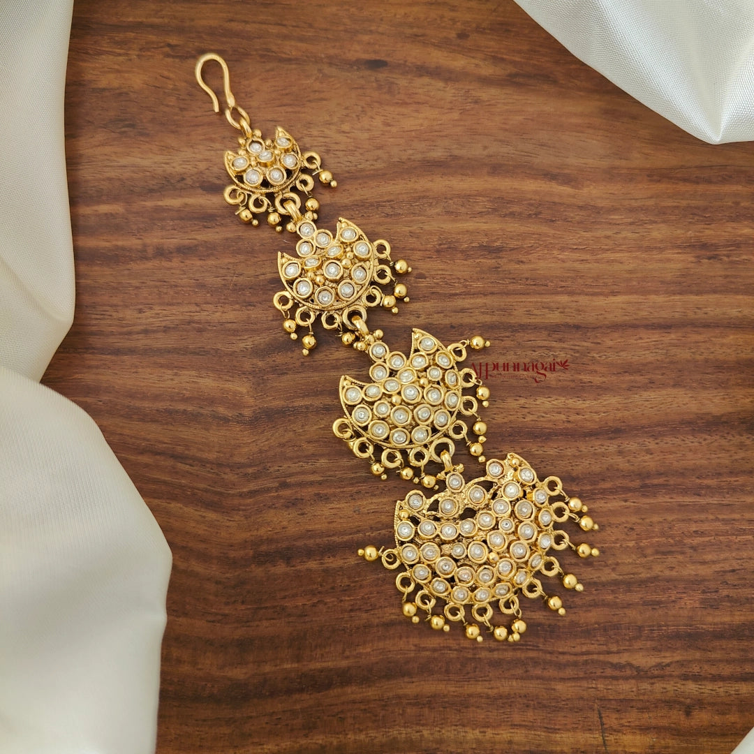 Half Moon Shapped Kemp Chutti - White