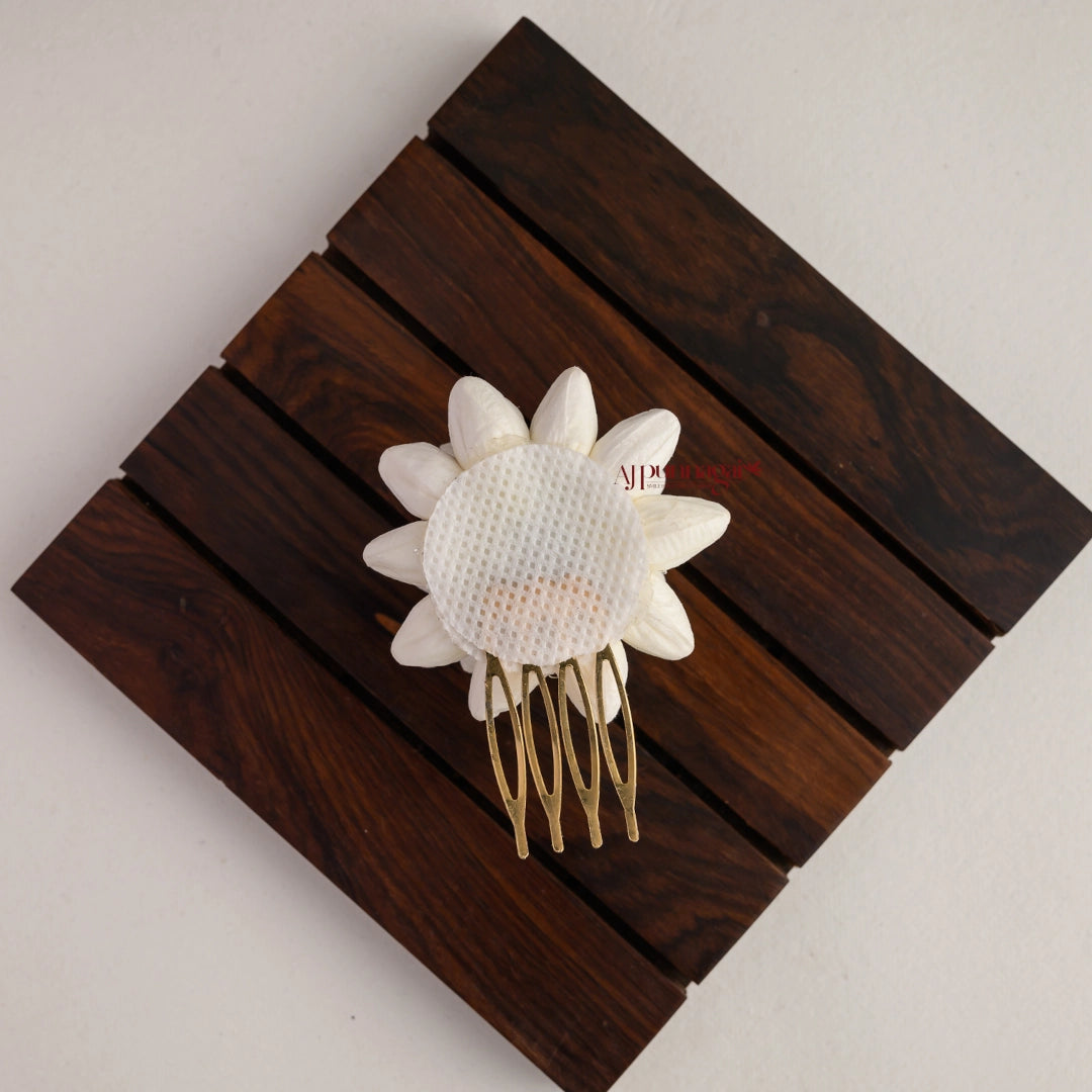 Realistic Jasmine Hair Comb