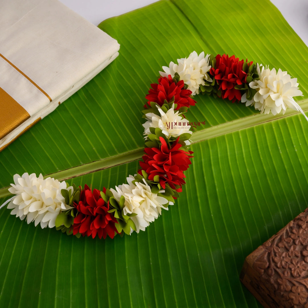 Reusable 16 Inches Pichi Poo Flower String - White With Red