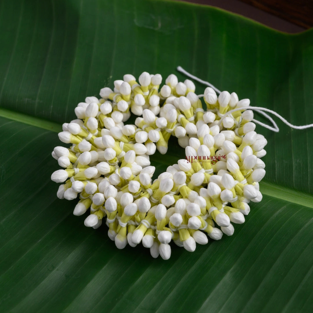 Realistic Look Nandhiyavattai Buds Hand Strung String