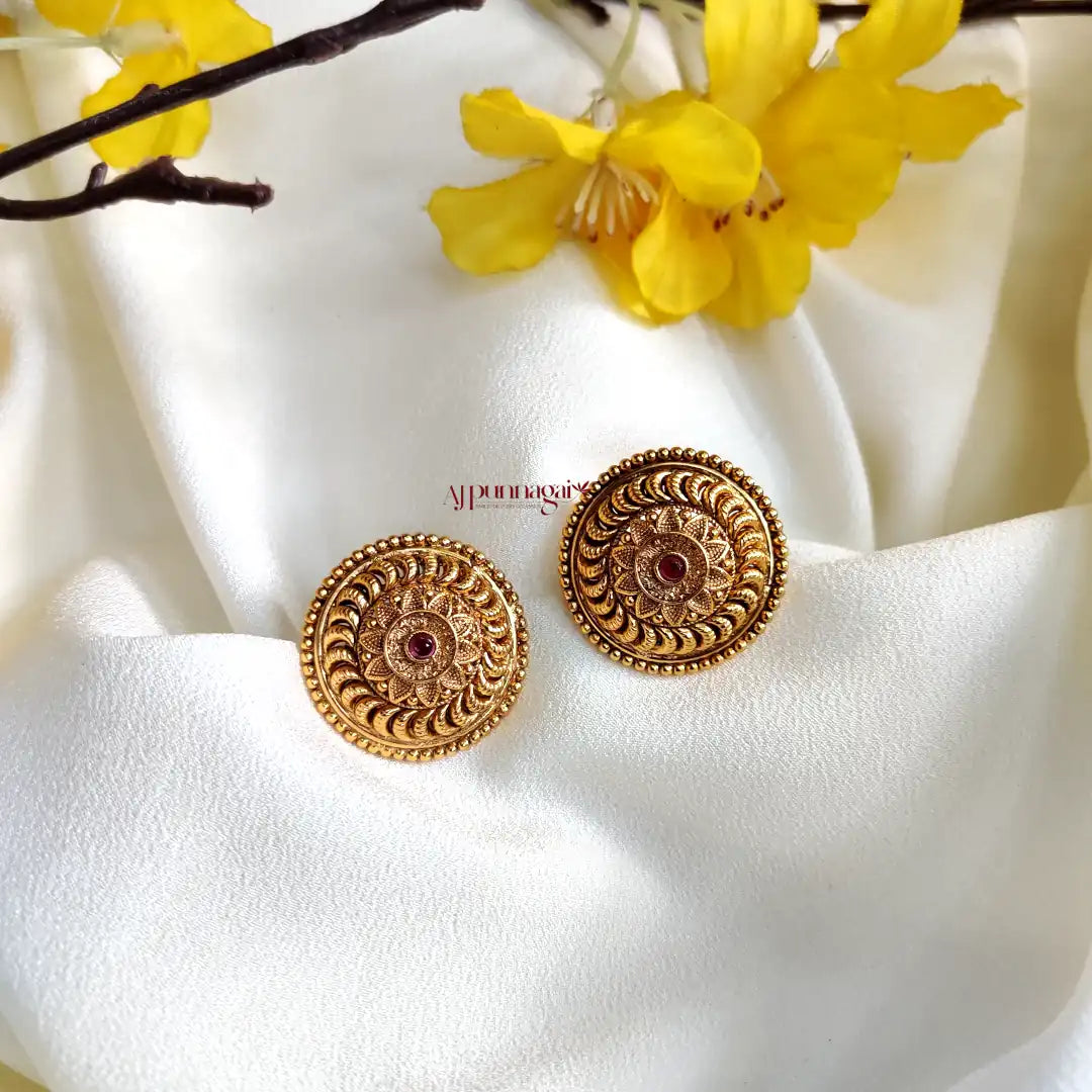 Splendid Floral Design Antique Finish Earring - Ruby