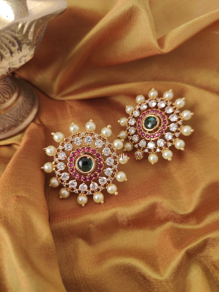 Kemp with Pearl Earring - Multi