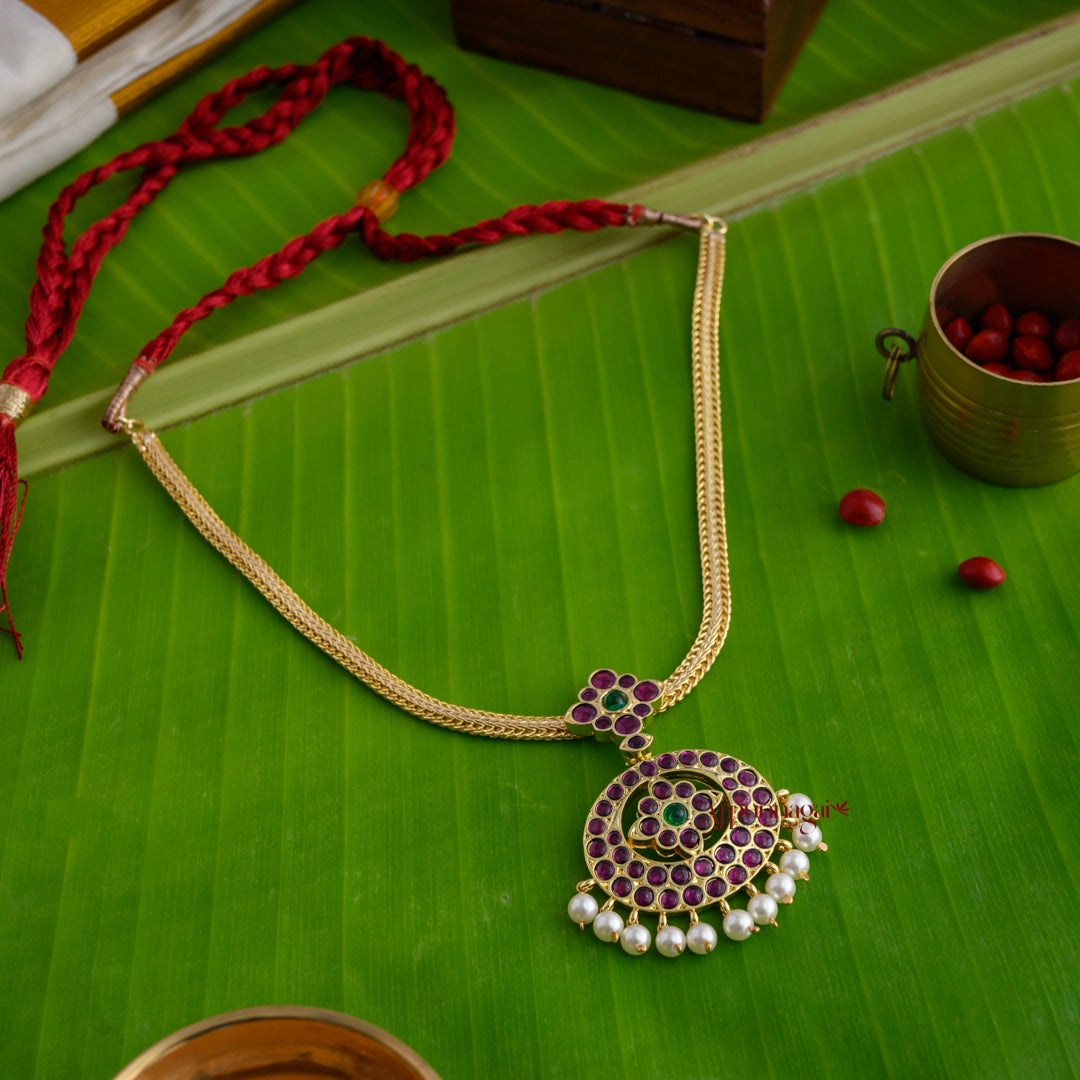 Simple Precious Kemp Necklace