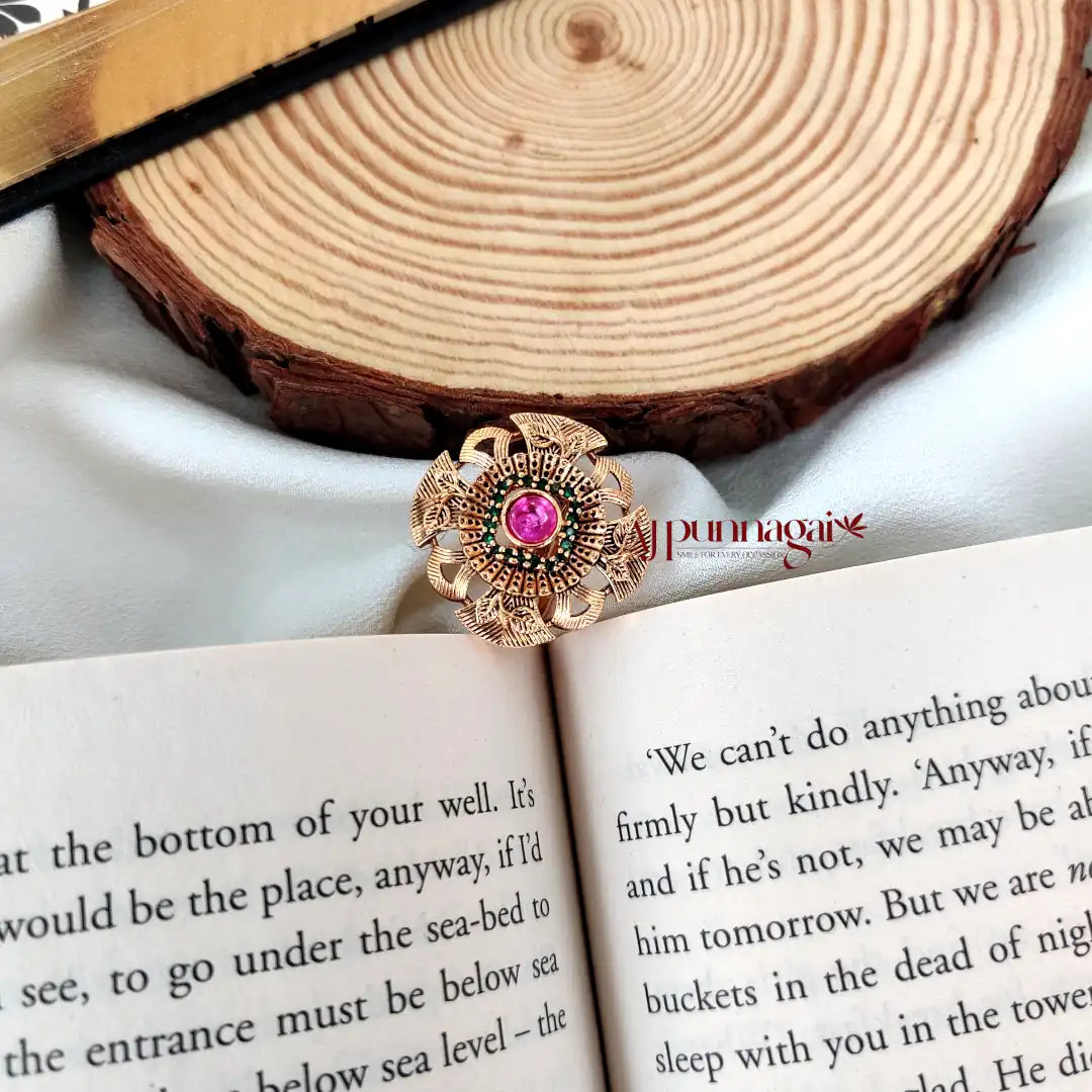 Eloquent crafted Green & Ruby Finger Ring