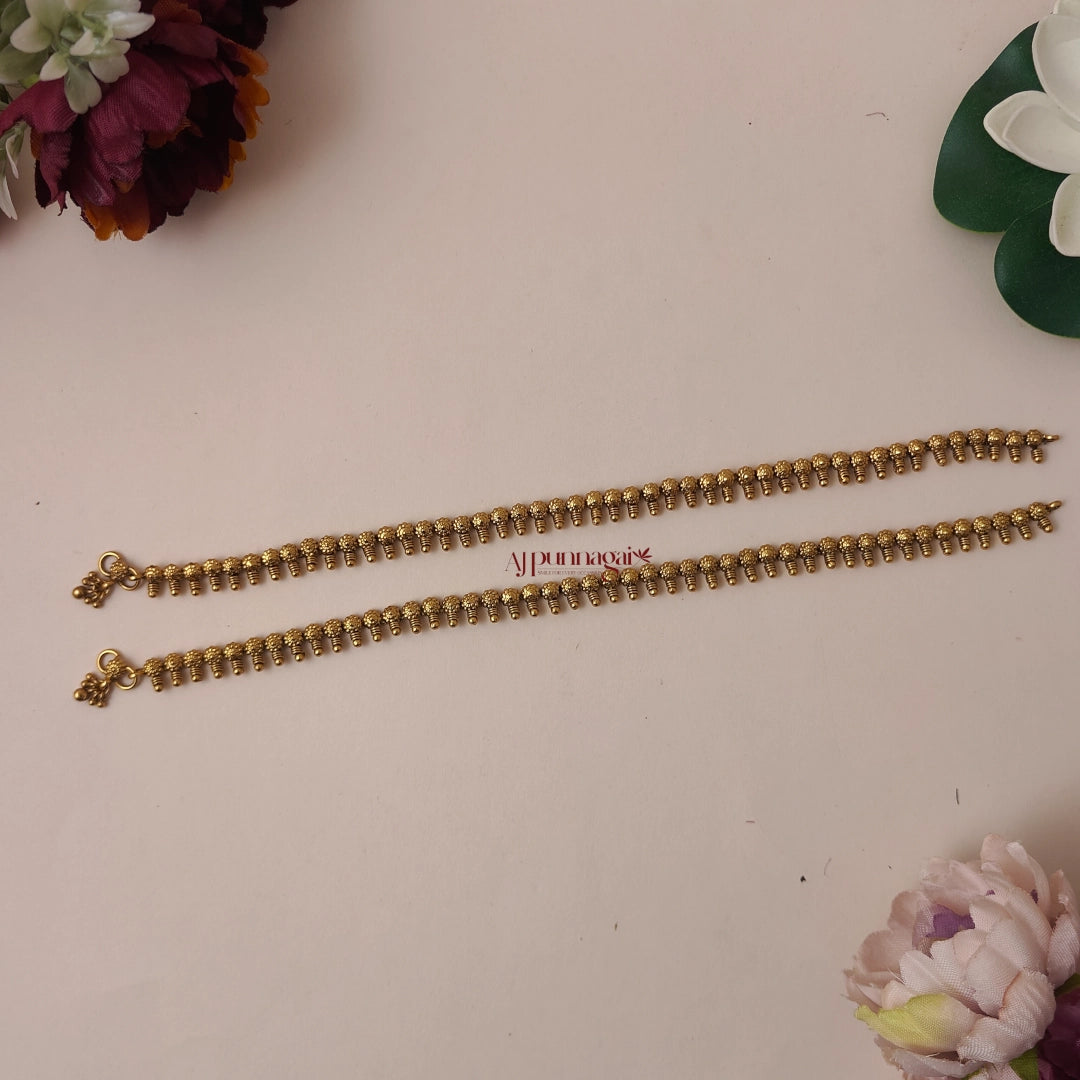 Attractive Floral Design Anklet