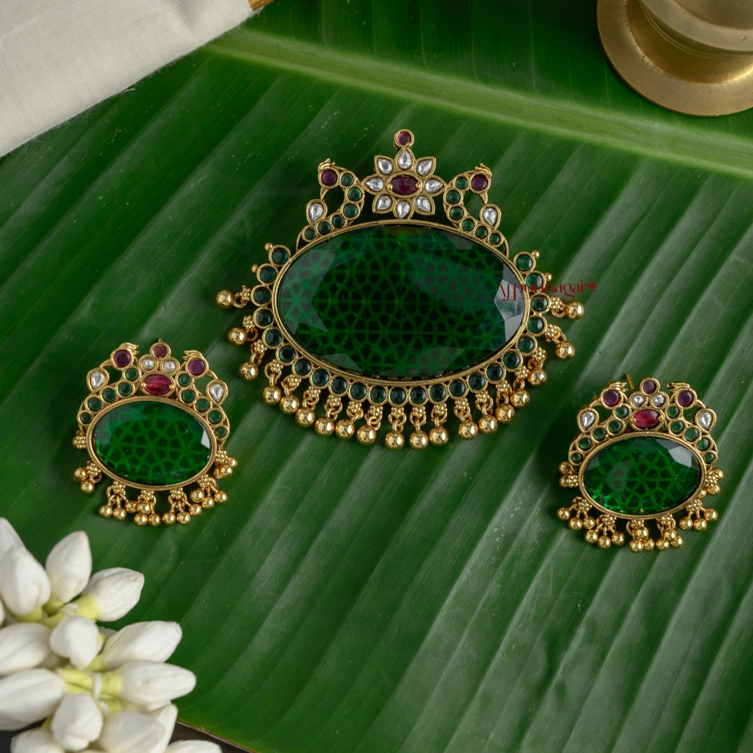 Royal Look Peacock Pendant - Green