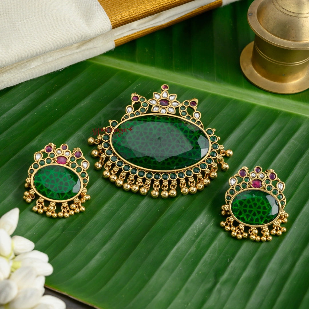 Royal Look Peacock Pendant - Green