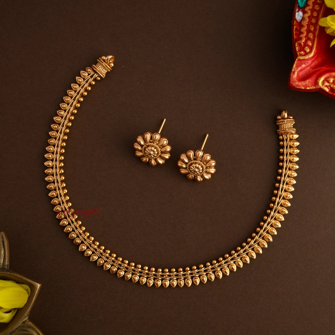 Leaf Shaped Simple Necklace