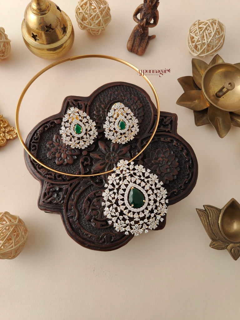 Dazzling AD Stone Hasli Necklace - Green