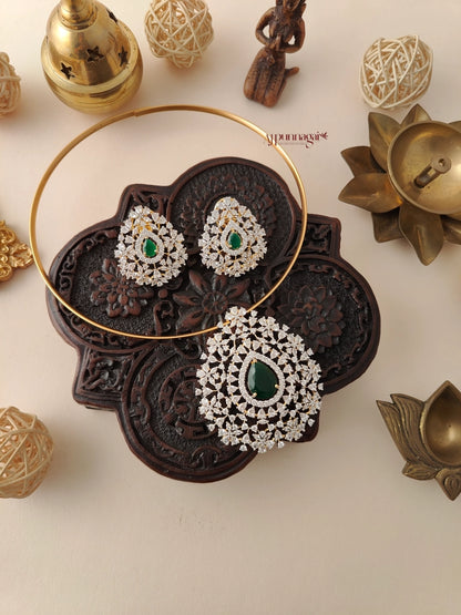 Dazzling AD Stone Hasli Necklace - Green