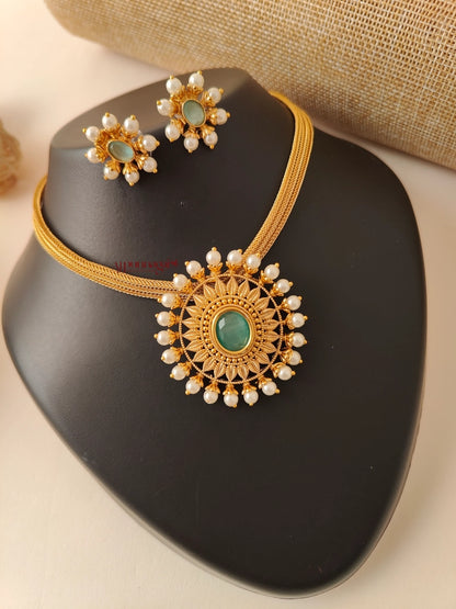 Floral Matt Necklace - Pastel Green