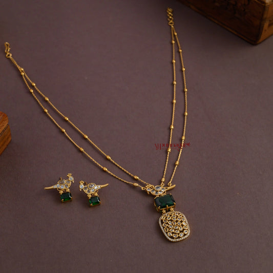 Sleek 2lined Bird Necklace - Green