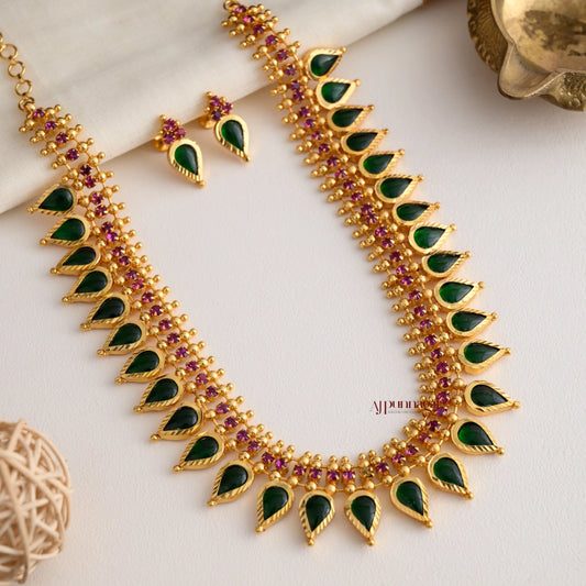 Unique Drop Shaped Palakka Necklace