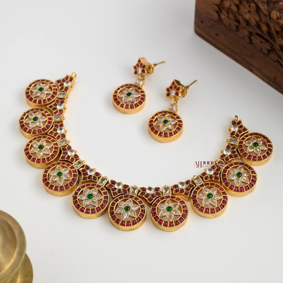 Round Coin Kemp Matte Necklace