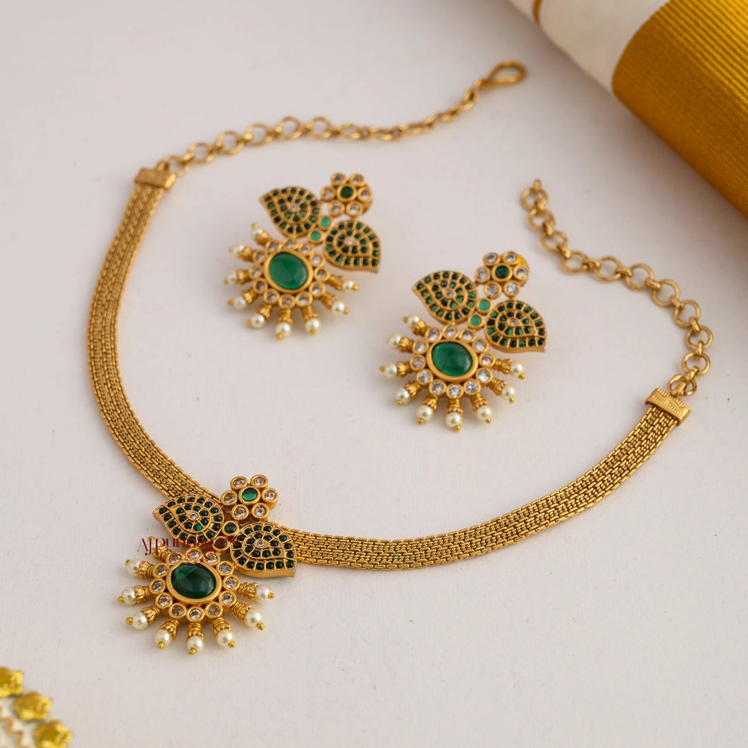 Green Floral Matt Pendant Necklace