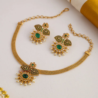 Green Floral Matt Pendant Necklace